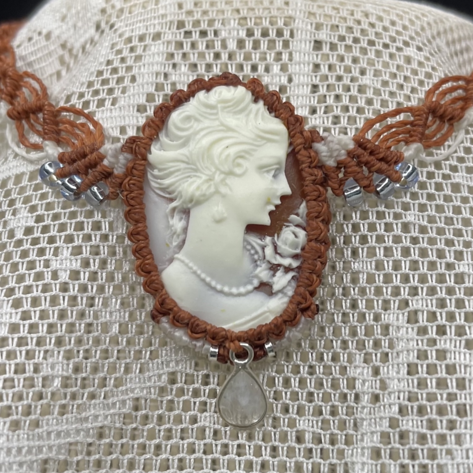 Charming Costume Cameo Choker - Ivory & Caramel